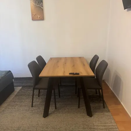 Elegant 75 Апартаменты *