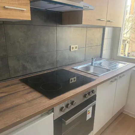 Elegant 75 Apartment *