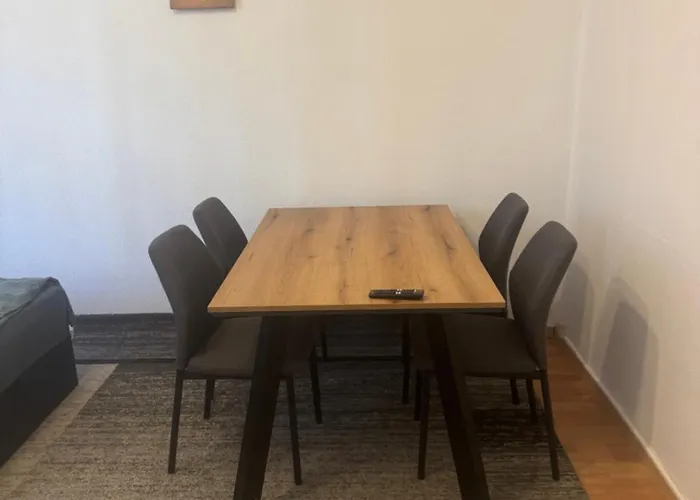 Elegant 75 Apartment *